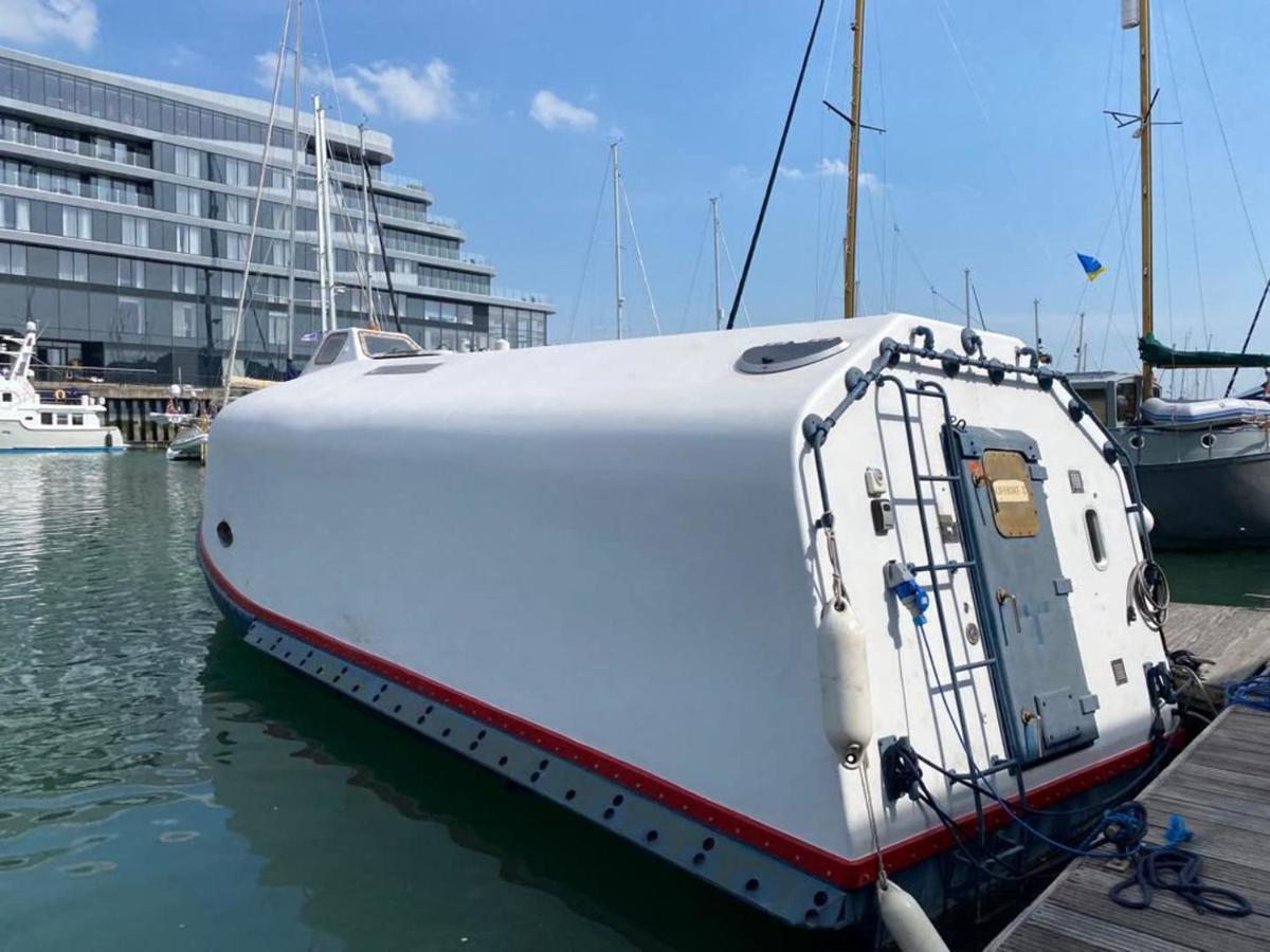 5 Star Ocean Village Marina Reconditioned Rnli Rig Life Boat Southampton Exterior foto